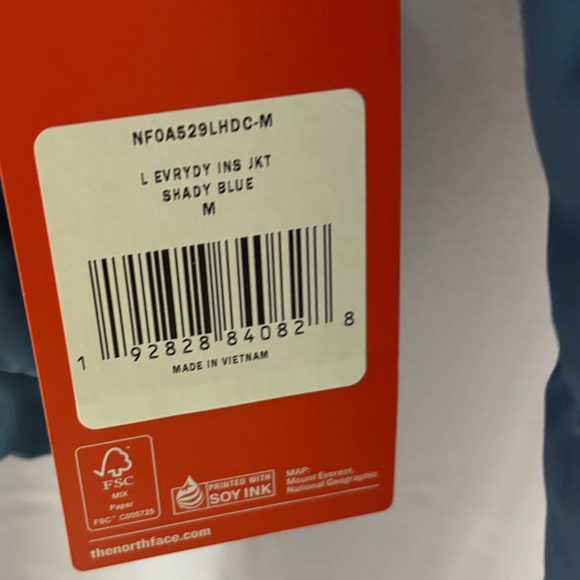 For @Freckled_Fox_ only The North Face Jacket Blue Black Women’s M Embroidered - Picture 5 of 7